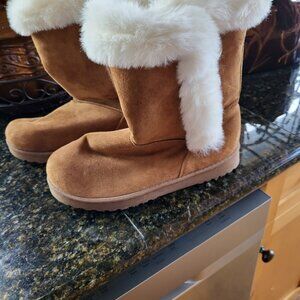 EUC SO SOPHIA Faux-Leather & Fur Boots Shoes Chestnut Size 9
